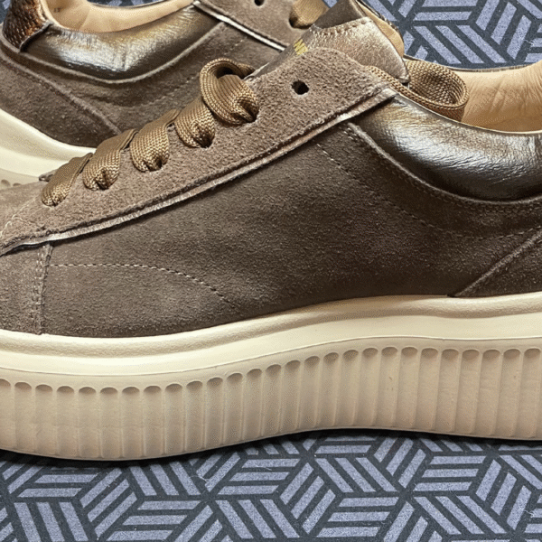 Deportiva Janet & Janet Marrón