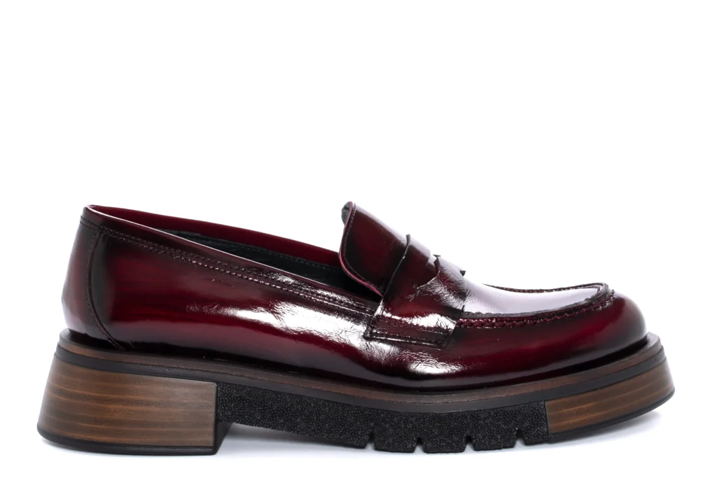 Mocasín burdeos de piel acharolada Pons Quintana 10995.003