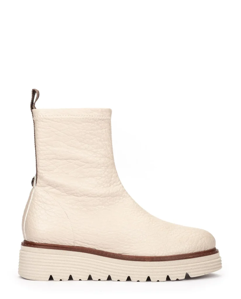 Botín beige de piel con plataforma Pedro Miralles modelo 24200