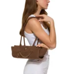Bolso marrón alargado de ante Kurt Geiger Sloane modelo 5965230209