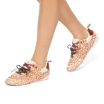 Deportiva animal print Kurt Geiger modelo 5991146019 en tonos beige y camel