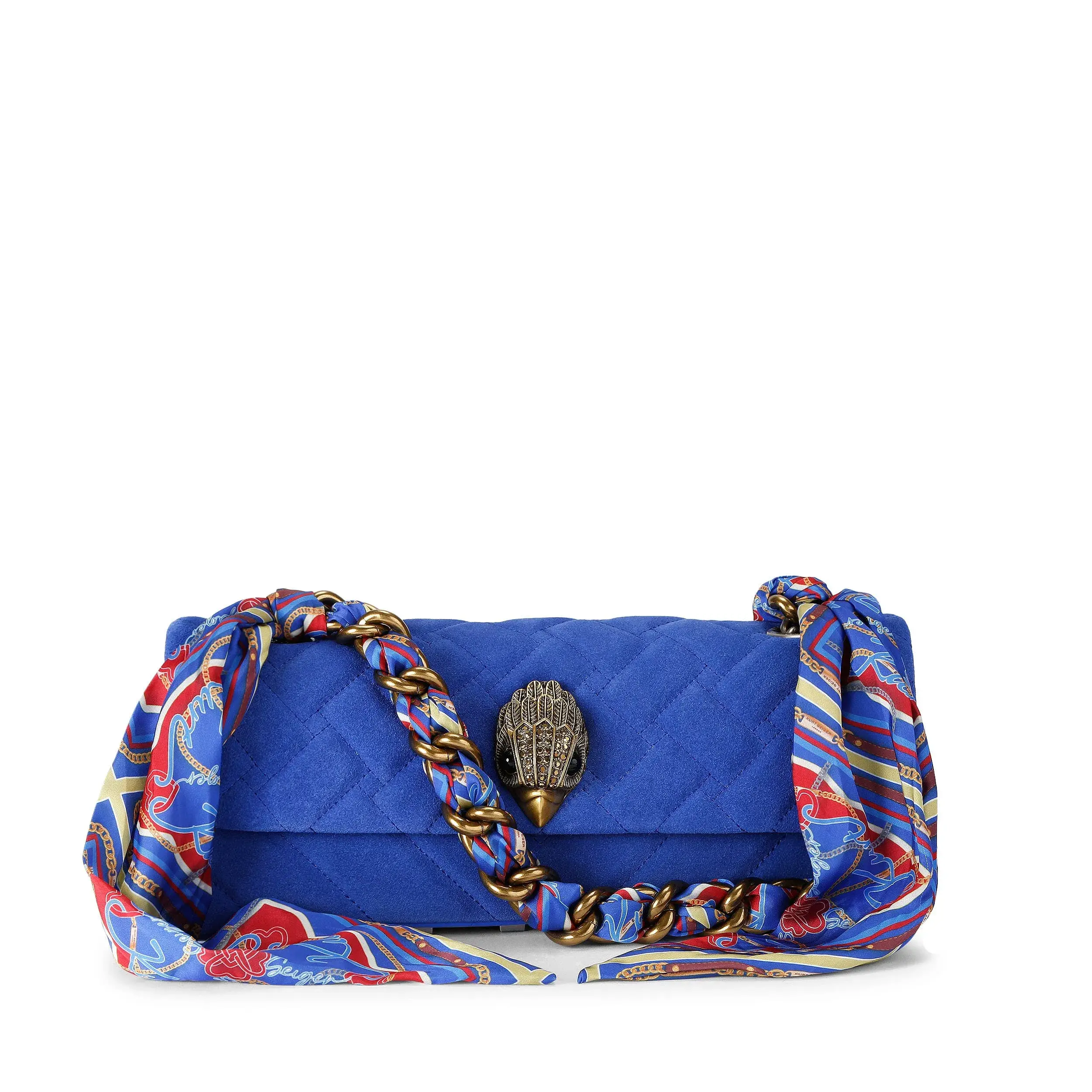 Bolso azul con pañuelo