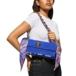 Bolso azul de ante con pañuelo Kurt Geiger Kensington modelo 6062480209