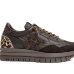 Deportiva Cetti C-1259 XL en tono coffee con ante y detalles animal print