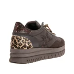Deportiva Cetti C-1259 XL en tono coffee con ante y detalles animal print