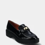 Mocasín negro de piel acharolada con plataforma MLV