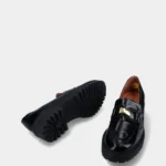 Mocasín negro de piel acharolada con plataforma MLV