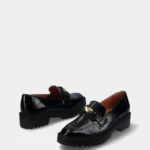Mocasín negro de piel acharolada con plataforma MLV