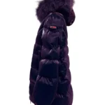 Abrigo acolchado morado Alita de Dichi con capucha y cuello de pelo