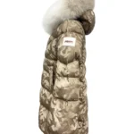 Abrigo acolchado camuflaje beige Limbad de Dichi con cuello de pelo