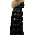 Abrigo acolchado negro Morena de Dichi con cuello de pelo