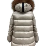 Chaqueta acolchada beige Risia de Dichi con cuello de pelo