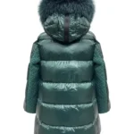 Abrigo acolchado verde Valeria de Dichi con cuello de pelo y botones